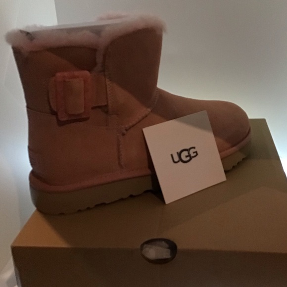 UGG Boot - Picture 5 of 7